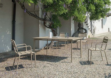 Stuhl, Sessel und Tisch Star